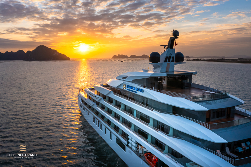 Cruising on Halong Bay