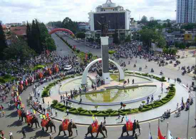 Sai Gon My Lai Quang Tri DMZ Hanoi
