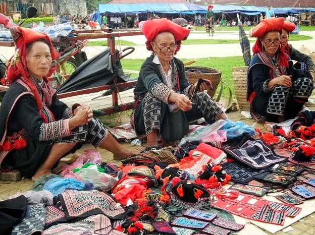 Explore Muong Hoa valley with Victoria Sapa Resort