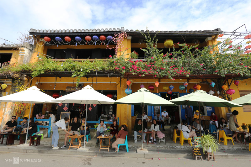 PM urges preparation for full tourism reopening in March