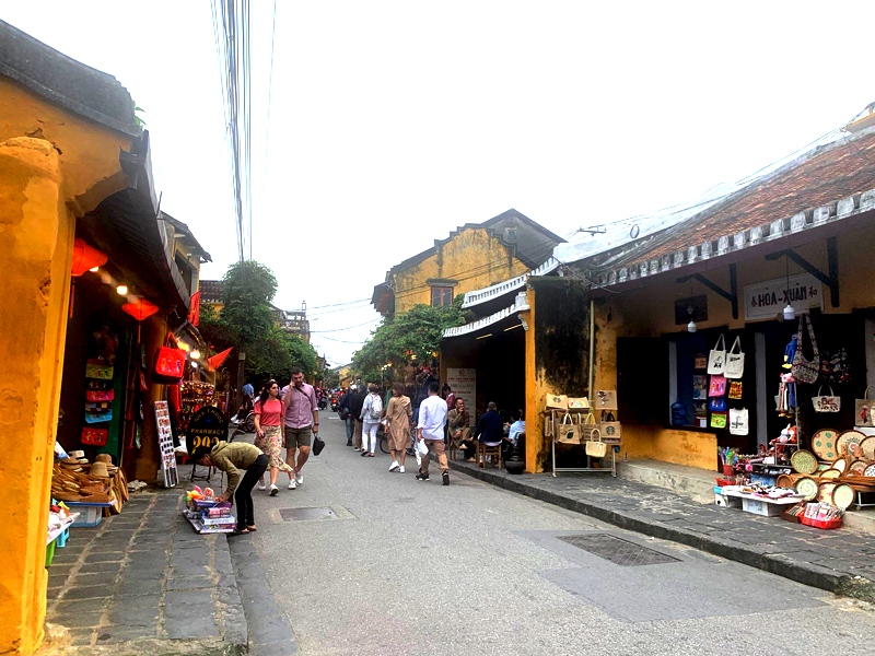 PM urges visa policy changes to facilitate foreign tourist entry