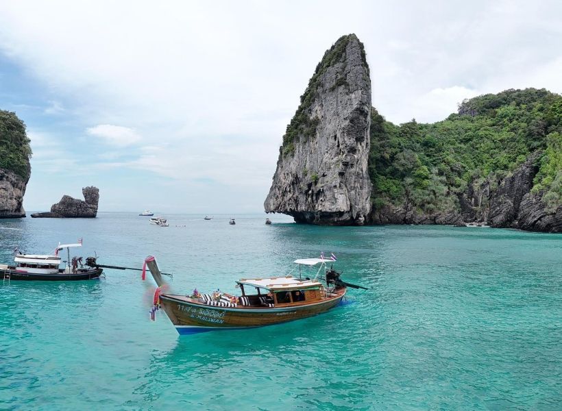Boat trip in Phi Phi islands