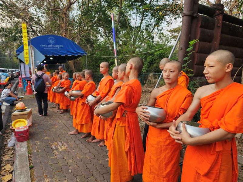 Monks at Wat Phrathat