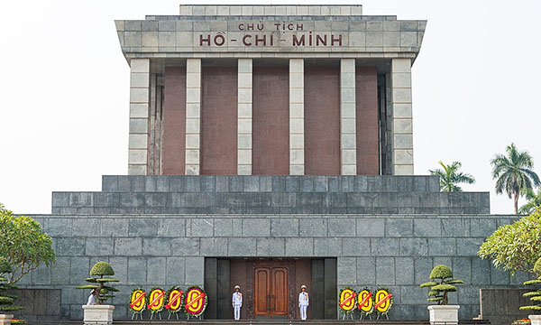 Ho Chi Minh Mausoleum suspends visits as Covid-19 spirals