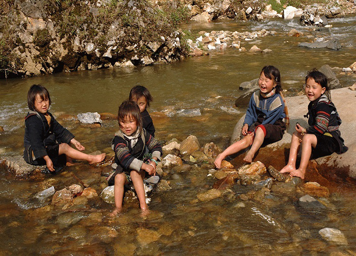 A day with the H'Mong Hill Tribe up in northern Vietnam mountains